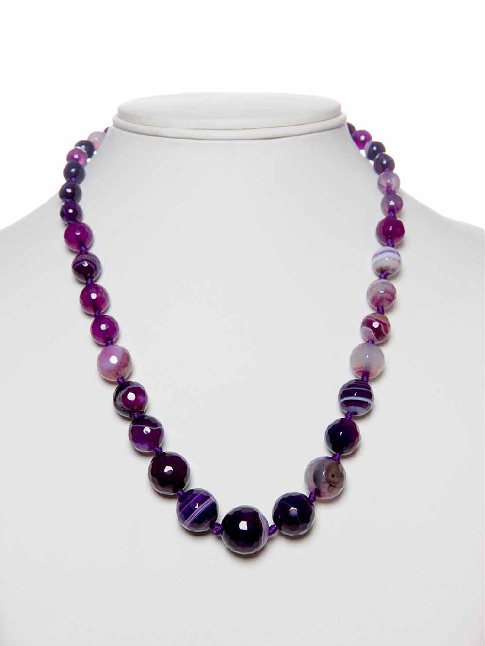 00119.jpg Onyx Crystal Chakra Healing Semiprecious Stone Necklace Inner Security - Image 1